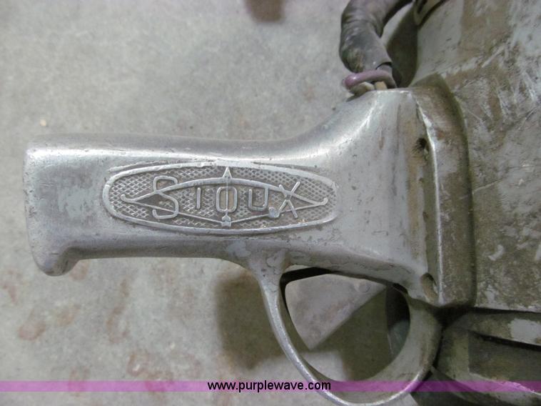 image for item O9144 Assorted electric power tools