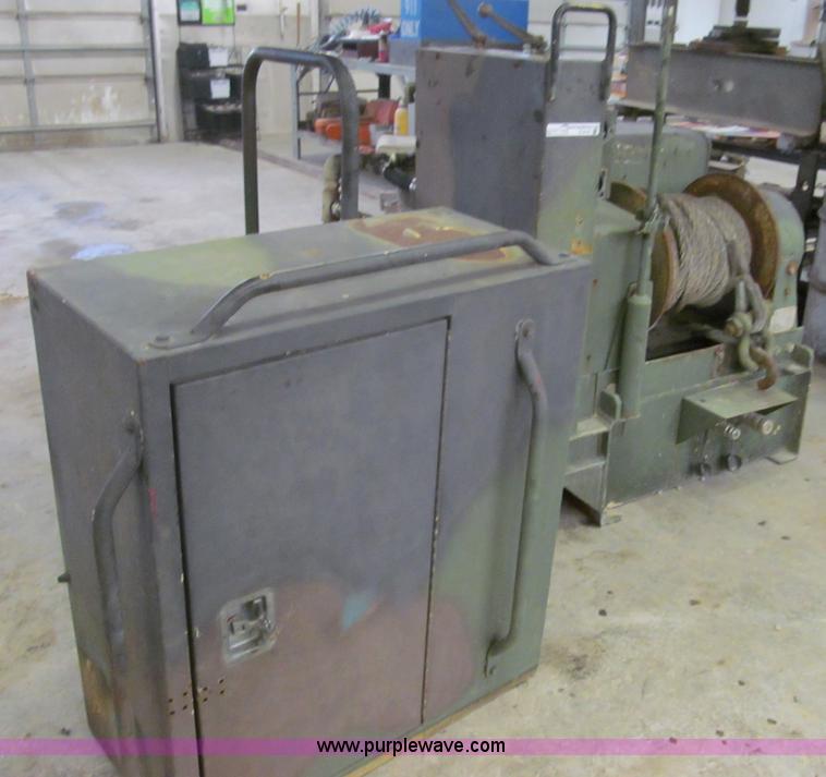 image for item O9147 DP Manufacturing winch