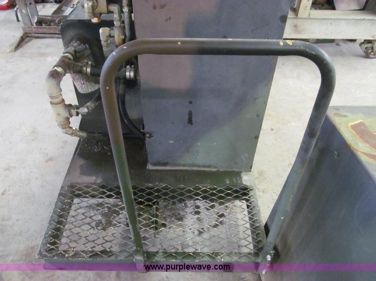 image for item O9147 DP Manufacturing winch