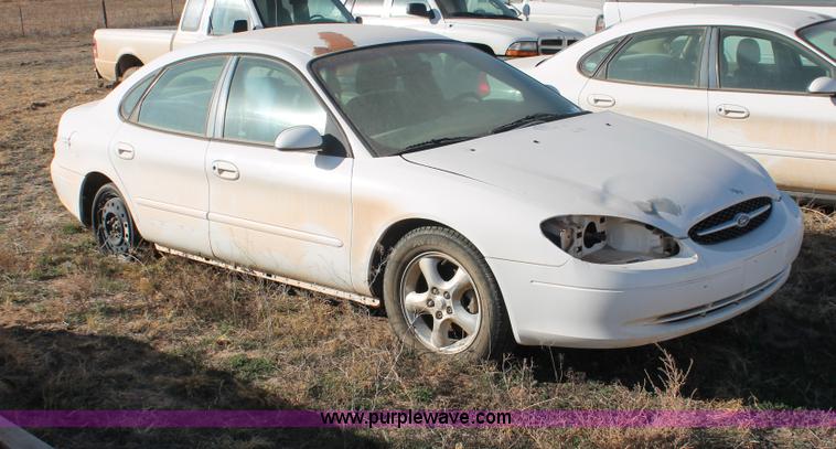 image for item O9345 2000 Ford Taurus SES