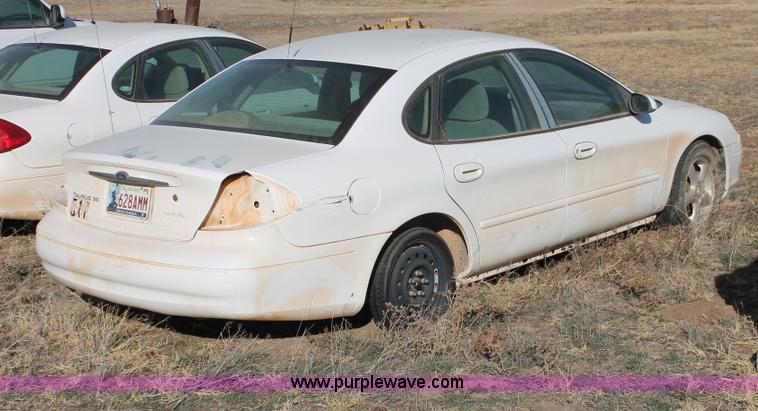 image for item O9345 2000 Ford Taurus SES
