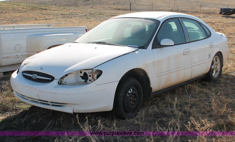 image for item O9345 2000 Ford Taurus SES