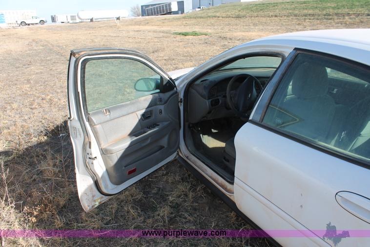 image for item O9345 2000 Ford Taurus SES