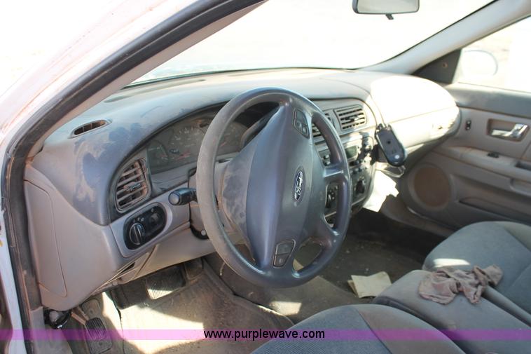 image for item O9345 2000 Ford Taurus SES