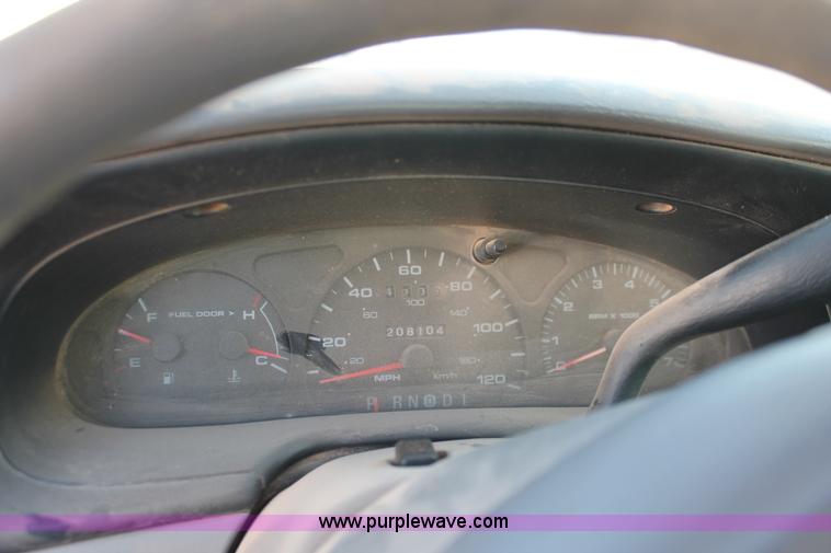 image for item O9345 2000 Ford Taurus SES