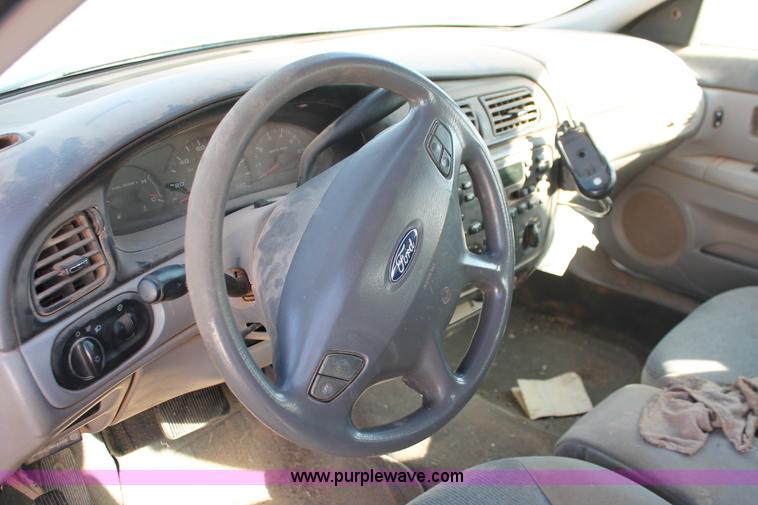 image for item O9345 2000 Ford Taurus SES