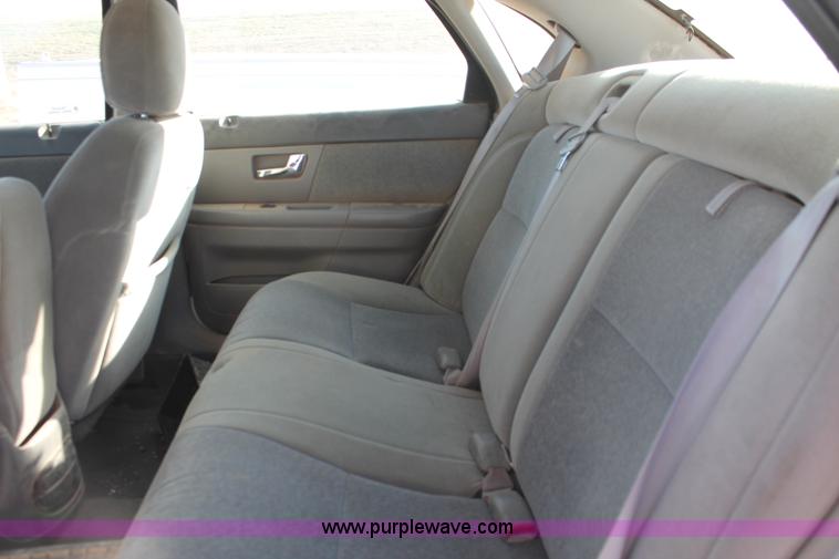 image for item O9345 2000 Ford Taurus SES