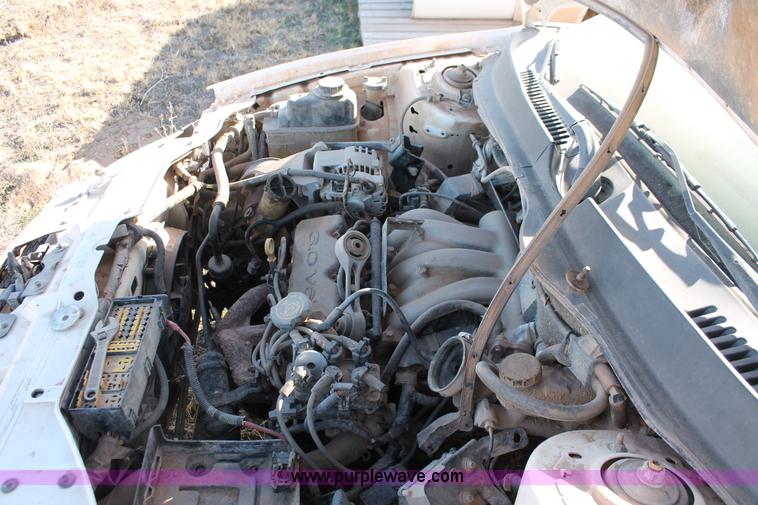 image for item O9345 2000 Ford Taurus SES