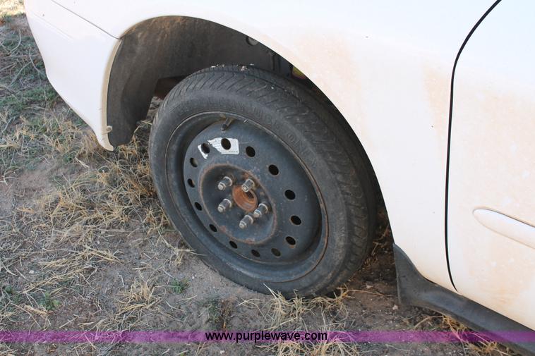 image for item O9345 2000 Ford Taurus SES