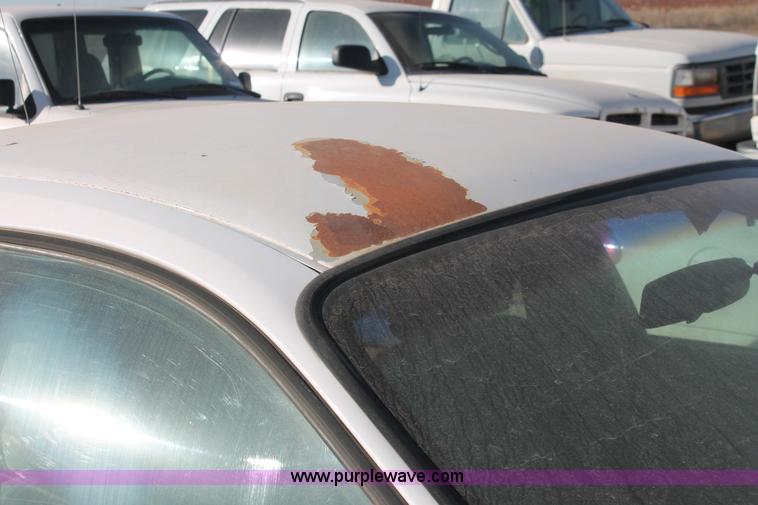 image for item O9345 2000 Ford Taurus SES