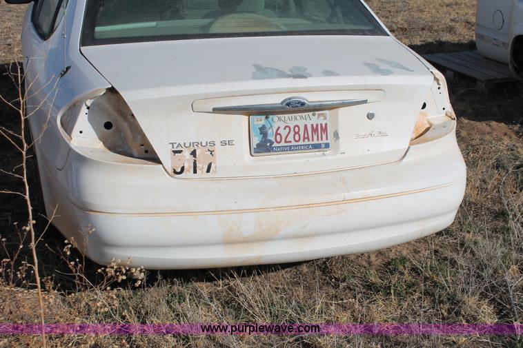 image for item O9345 2000 Ford Taurus SES