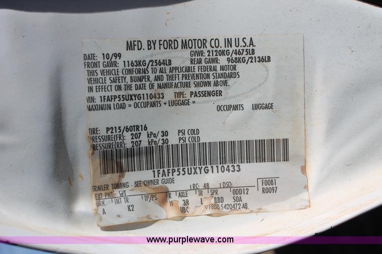 image for item O9345 2000 Ford Taurus SES