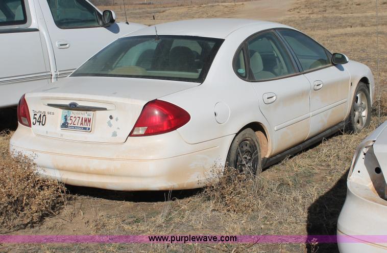 image for item O9346 2001 Ford Taurus SES