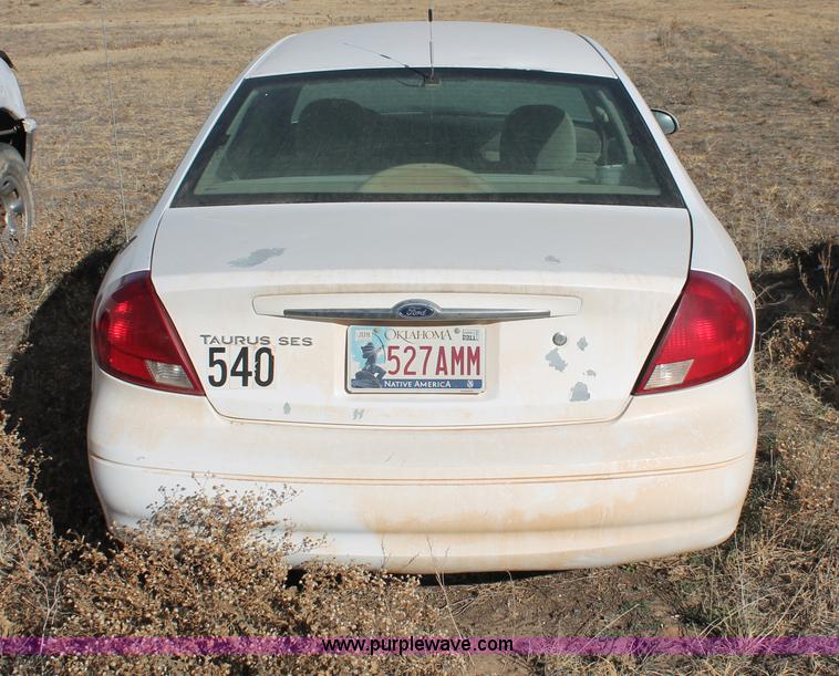 image for item O9346 2001 Ford Taurus SES