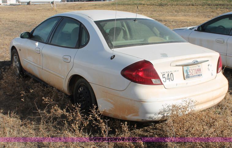 image for item O9346 2001 Ford Taurus SES