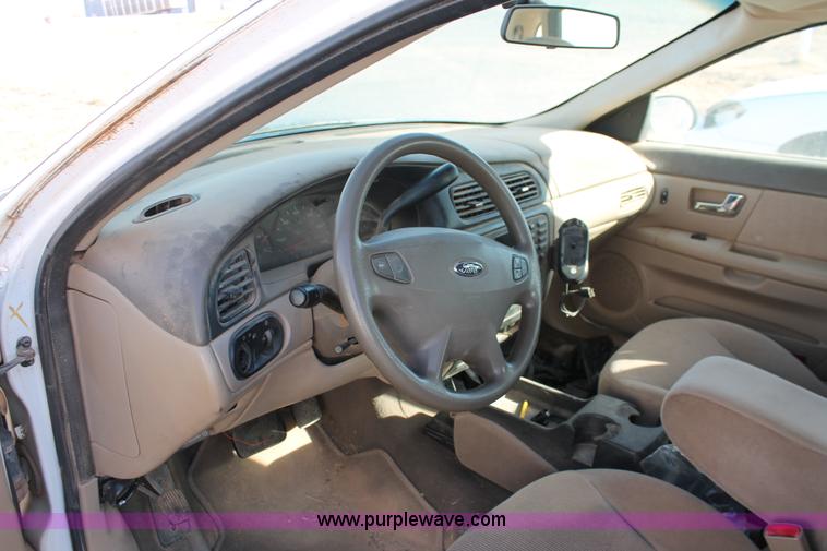 image for item O9346 2001 Ford Taurus SES