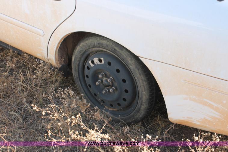 image for item O9346 2001 Ford Taurus SES