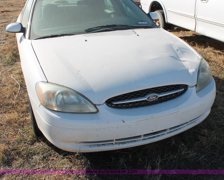 image for item O9346 2001 Ford Taurus SES