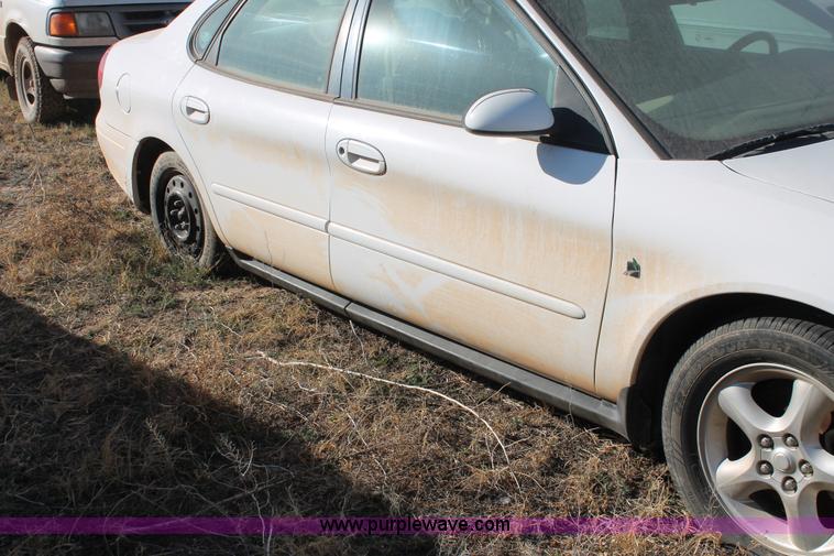 image for item O9346 2001 Ford Taurus SES