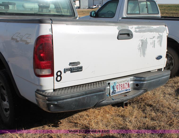 image for item O9348 2002 Ford F150 XL SuperCab pickup truck