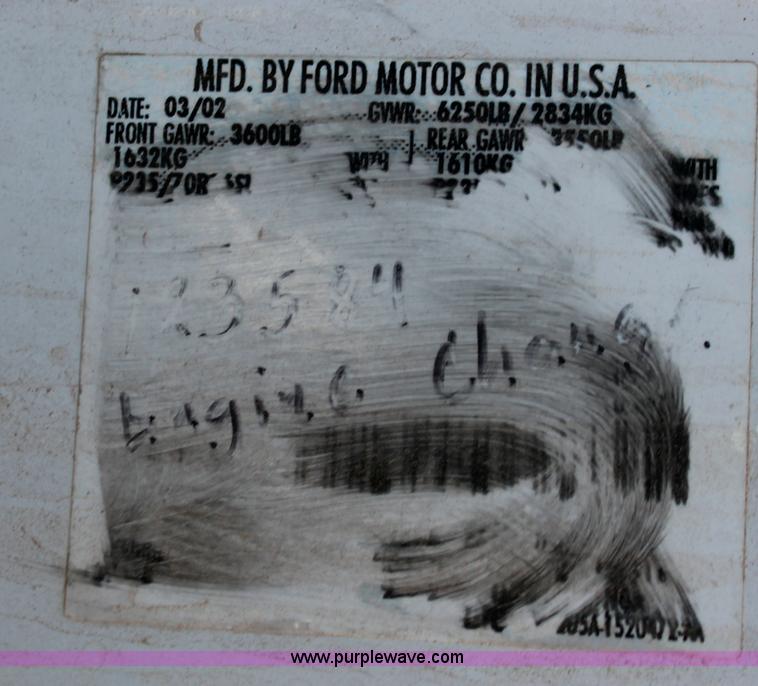 image for item O9348 2002 Ford F150 XL SuperCab pickup truck