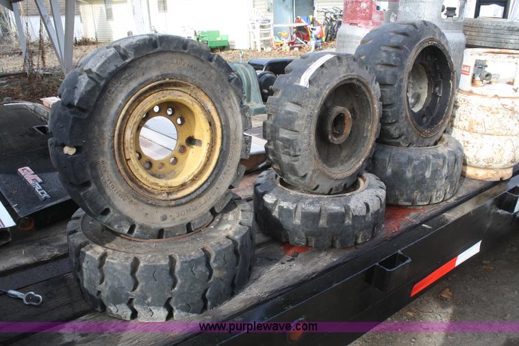 Assorted forklift tires and wheels in Tonganoxie, KS Item S9758 sold