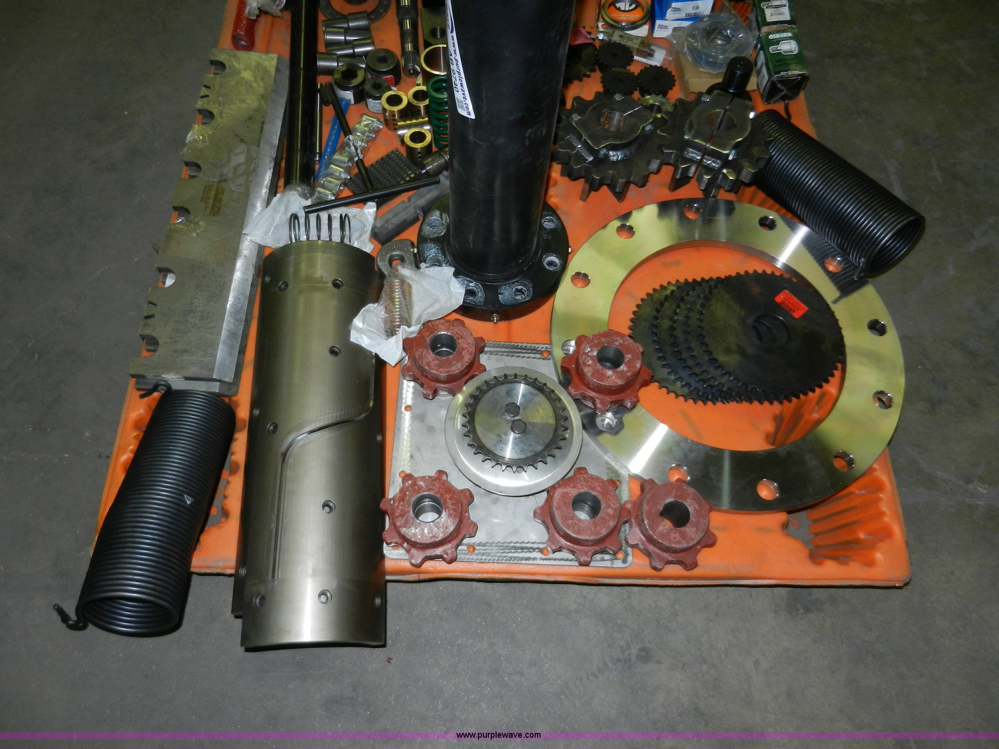 Assorted machine parts in Olathe, KS Item AB9740 sold Purple Wave