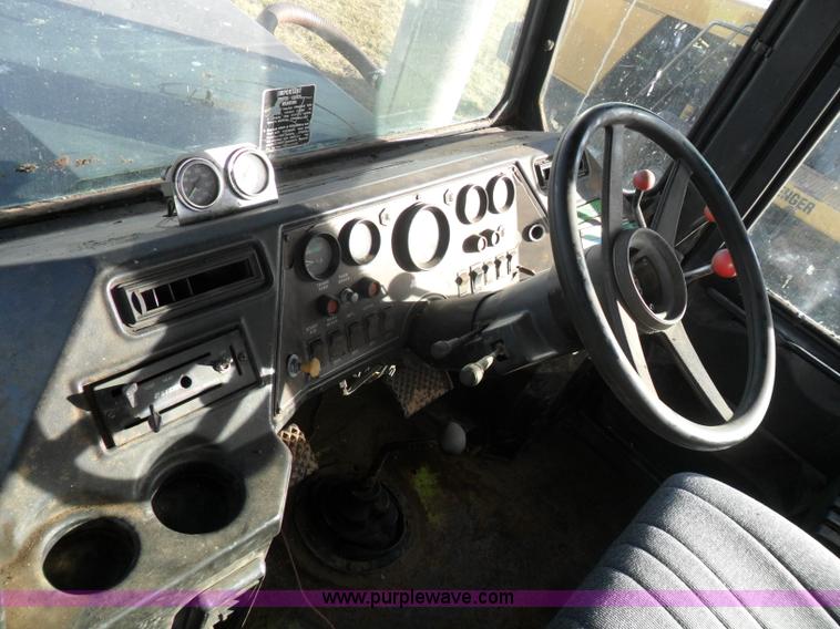 image for item AB9198 1981 Steiger Panther ST310 tractor