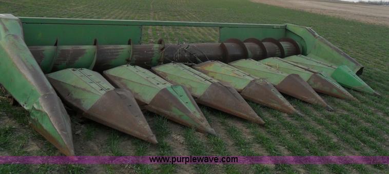 image for item AB9211 John Deere 853 row head