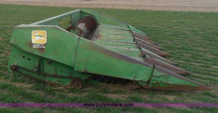 image for item AB9211 John Deere 853 row head