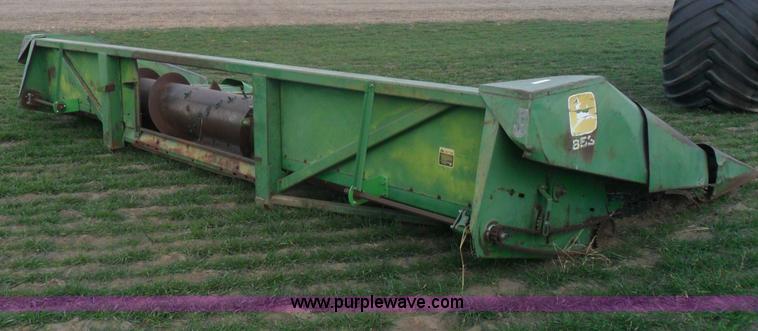 image for item AB9211 John Deere 853 row head