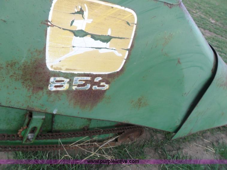 image for item AB9211 John Deere 853 row head