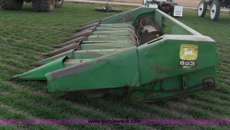 image for item AB9211 John Deere 853 row head