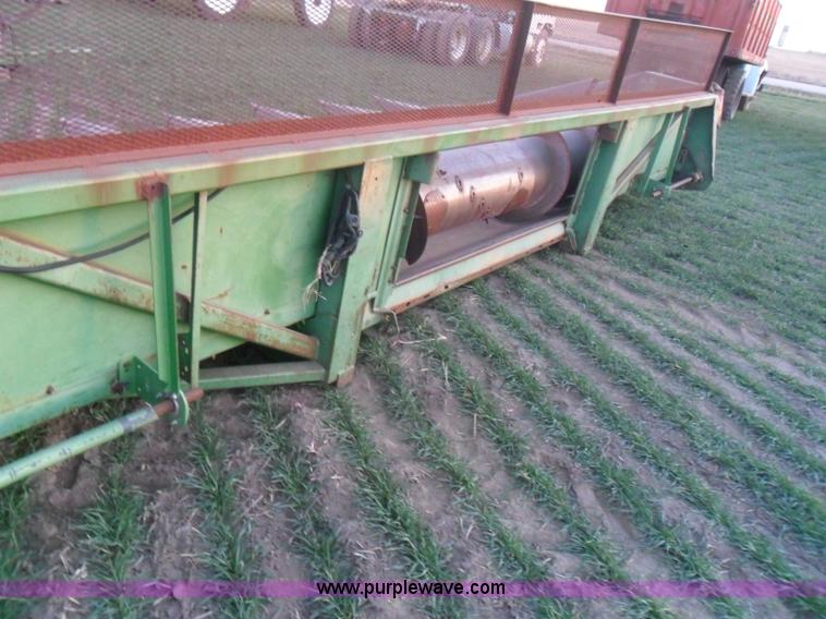 image for item AB9215 John Deere 853A row head