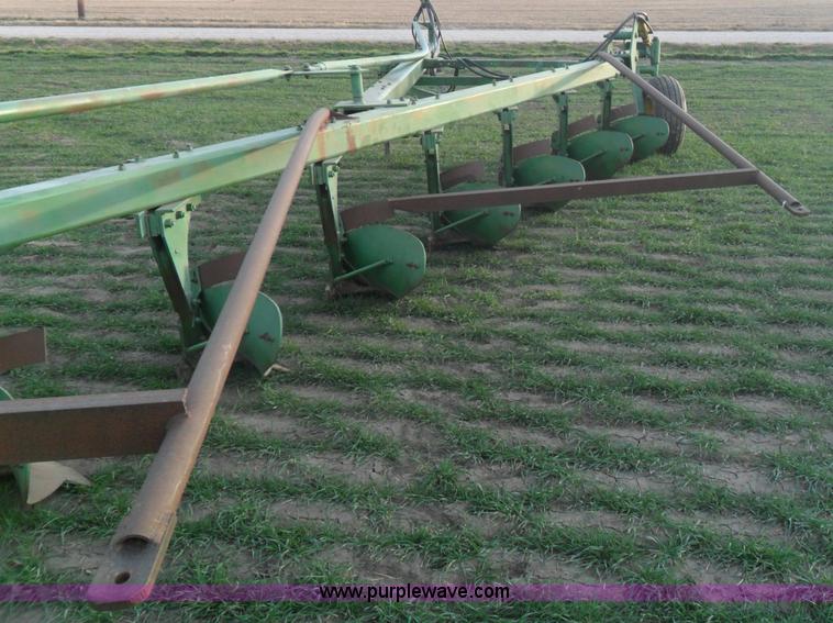 image for item AB9227 John Deere 2350 eight bottom plow
