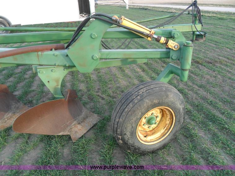 image for item AB9227 John Deere 2350 eight bottom plow