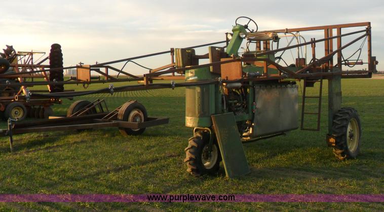 image for item AB9234 John Deere HyCycle 600 self propelled sprayer
