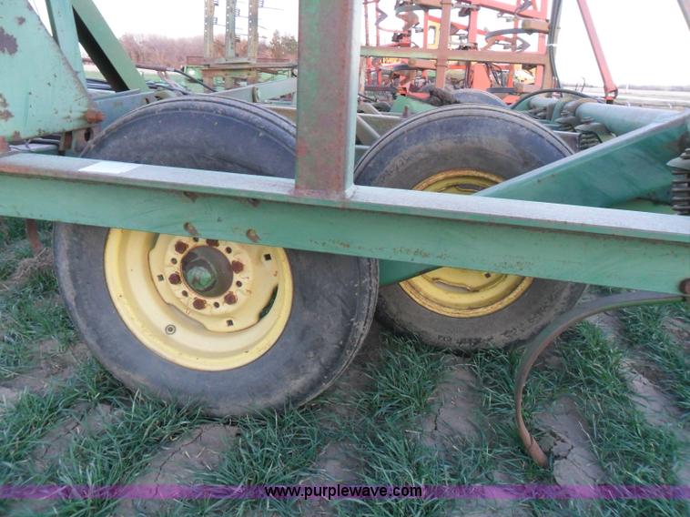 image for item AB9235 John Deere 1010 38' field cultivator