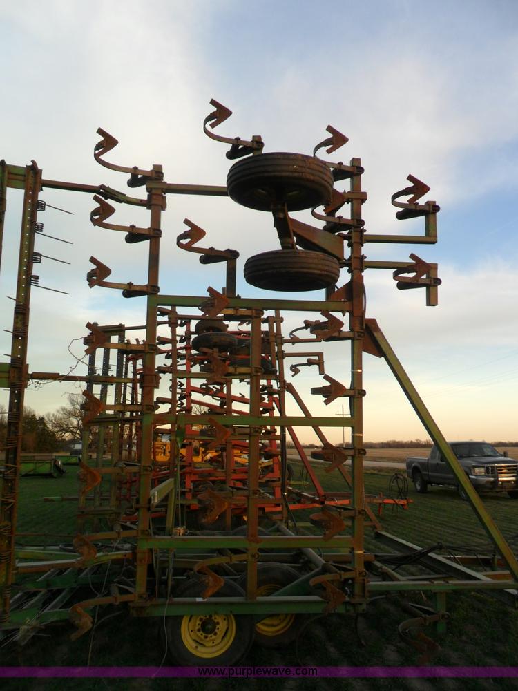 image for item AB9235 John Deere 1010 38' field cultivator