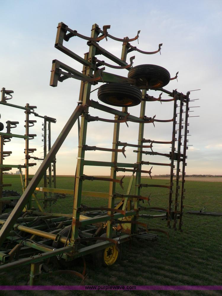 image for item AB9235 John Deere 1010 38' field cultivator