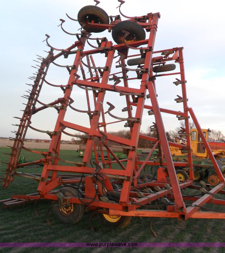 image for item AB9236 Hesston 45' field cultivator