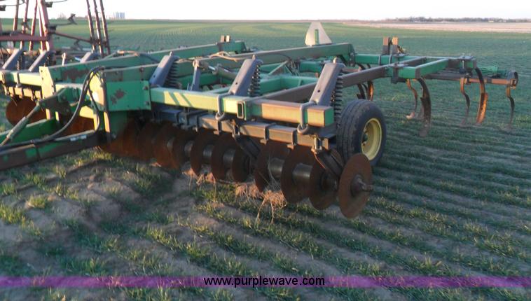 image for item AB9237 John Deere 714 coulter chisel