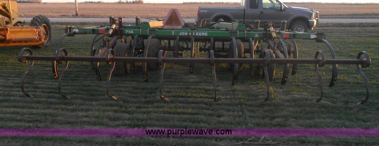 image for item AB9237 John Deere 714 coulter chisel