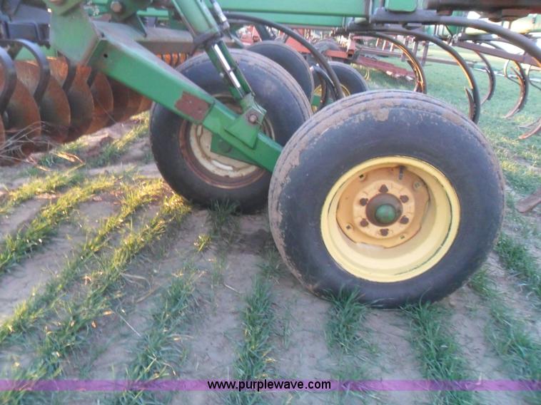 image for item AB9237 John Deere 714 coulter chisel