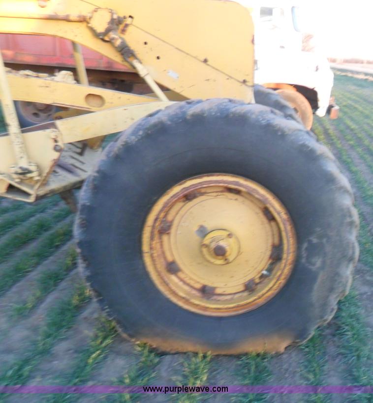 image for item AB9238 1966 Caterpillar 12E motor grader