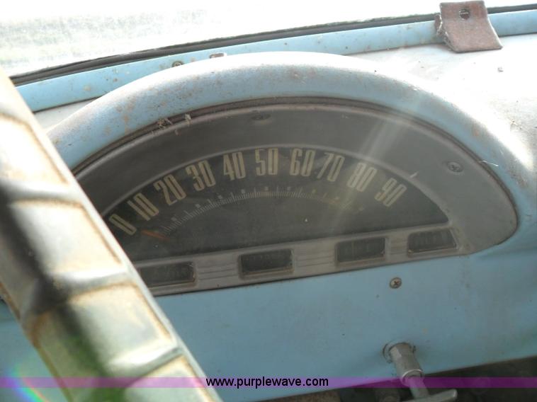 image for item AB9239 1956 Ford F700 truck