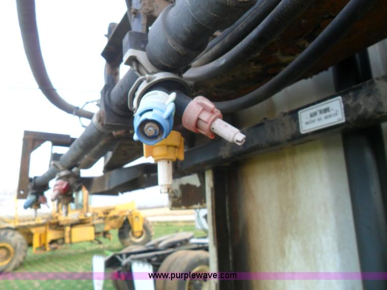 image for item AB9241 Willmar 765HT self propelled sprayer