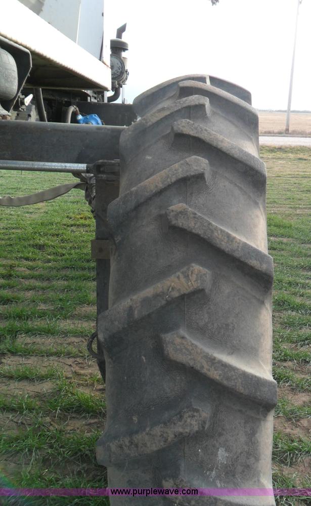 image for item AB9241 Willmar 765HT self propelled sprayer