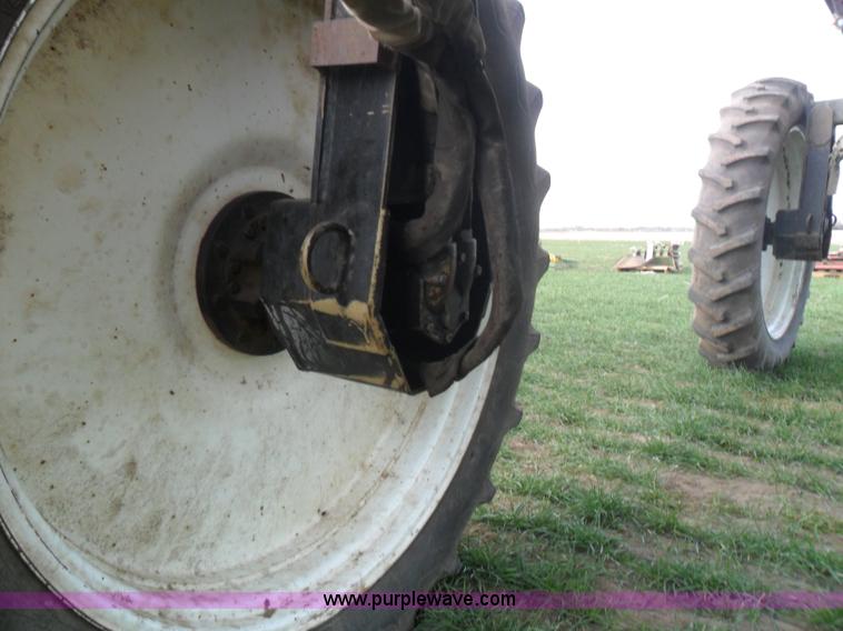 image for item AB9241 Willmar 765HT self propelled sprayer