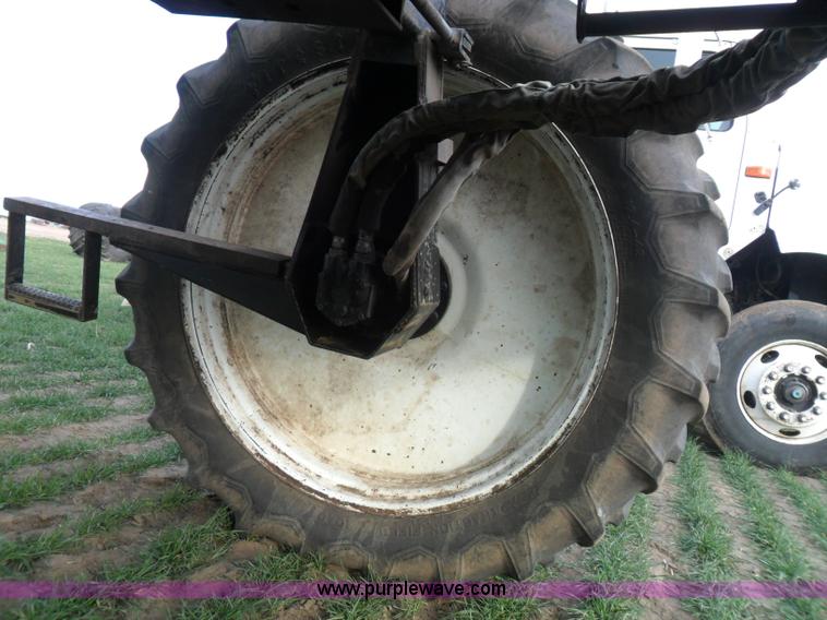 image for item AB9241 Willmar 765HT self propelled sprayer